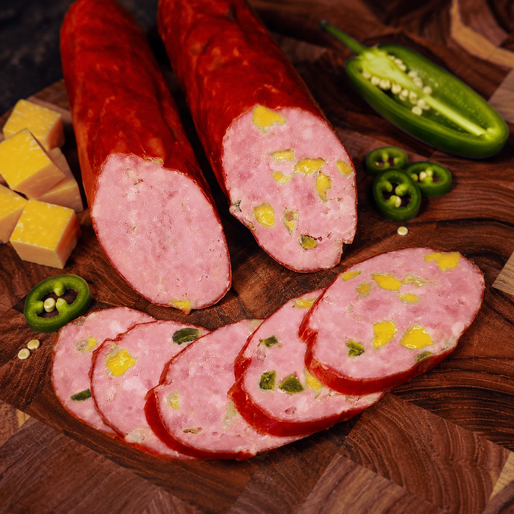 Копчёная колбаса с сыром и халапеньо